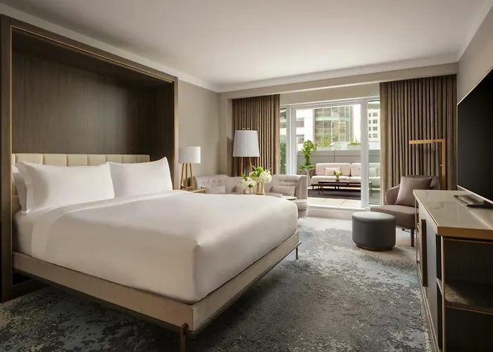 The Ritz-Carlton, Toronto